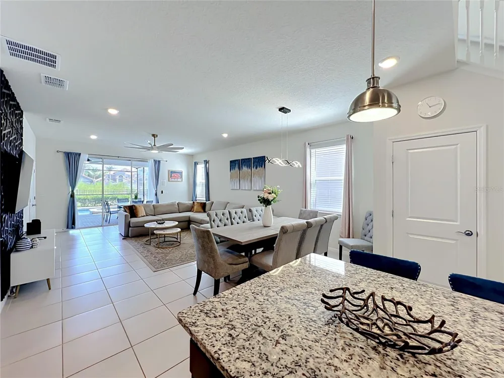 4033 LANA AVENUE Davenport, FL 33897