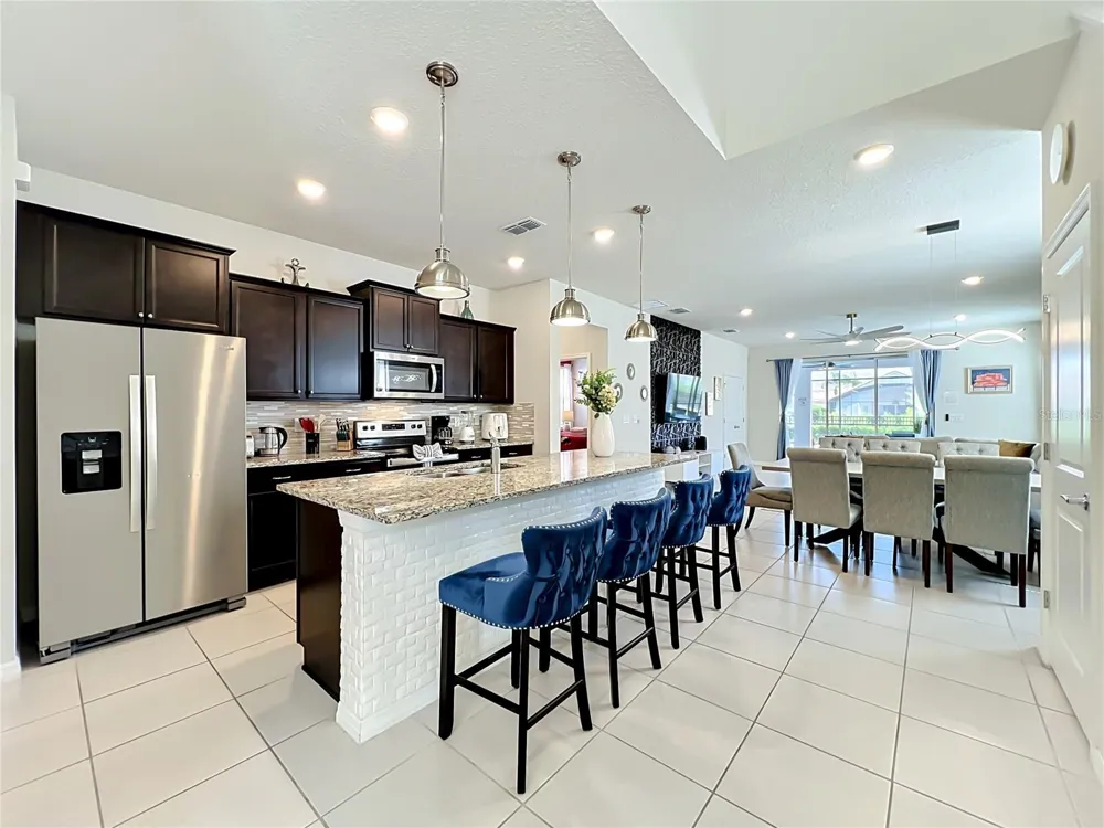 4033 LANA AVENUE Davenport, FL 33897