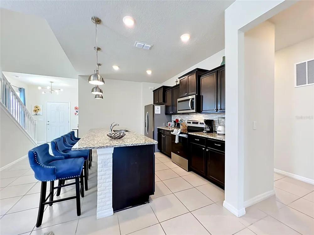 4033 LANA AVENUE Davenport, FL 33897