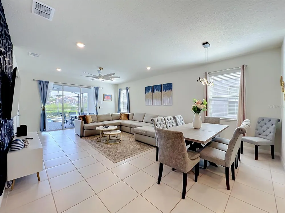 4033 LANA AVENUE Davenport, FL 33897