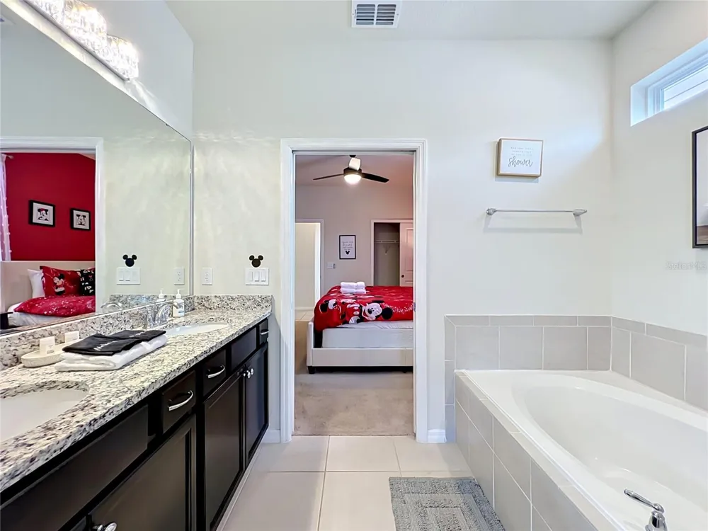 4033 LANA AVENUE Davenport, FL 33897
