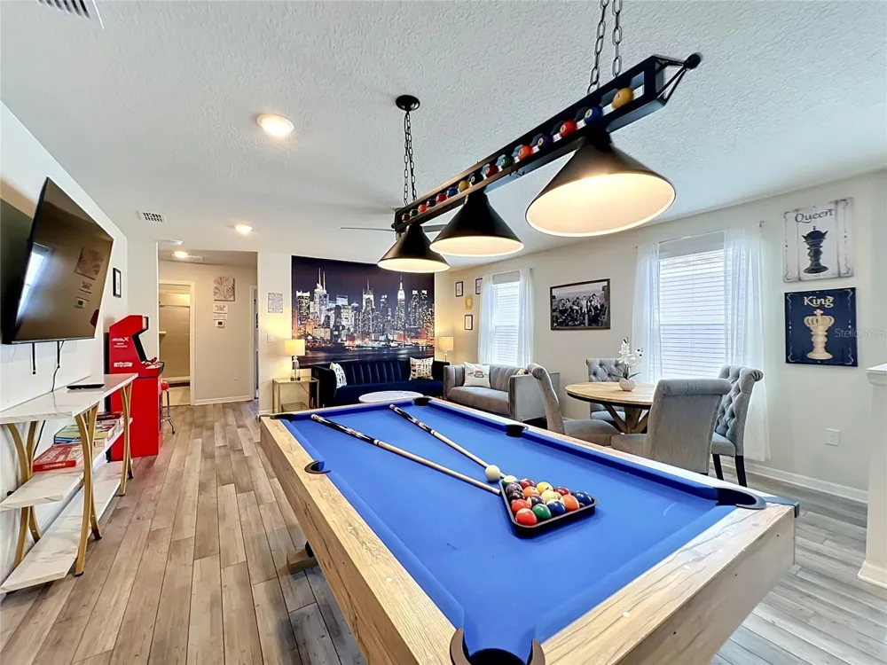4033 LANA AVENUE Davenport, FL 33897
