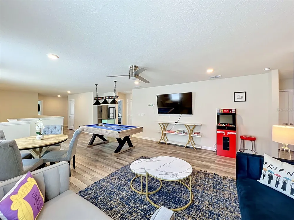 4033 LANA AVENUE Davenport, FL 33897
