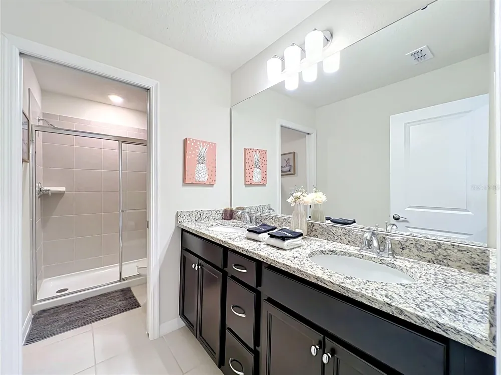 4033 LANA AVENUE Davenport, FL 33897