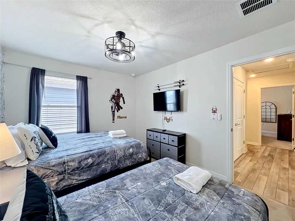 4033 LANA AVENUE Davenport, FL 33897