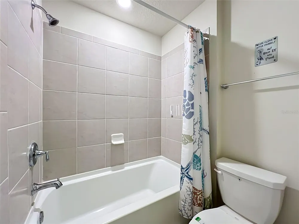 4033 LANA AVENUE Davenport, FL 33897