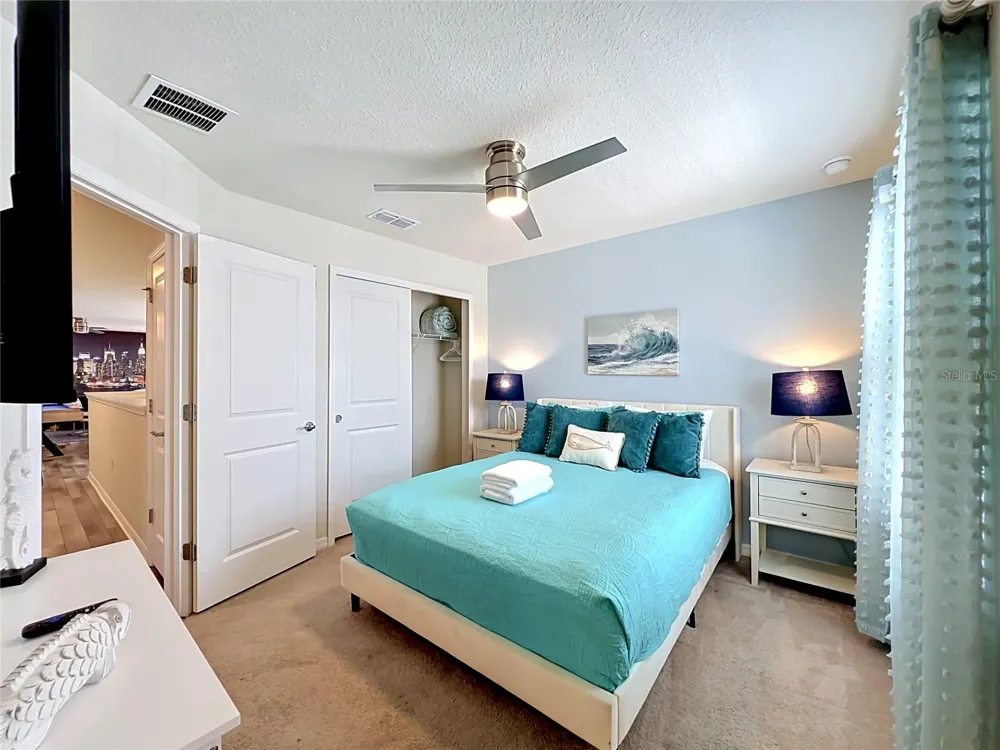 4033 LANA AVENUE Davenport, FL 33897
