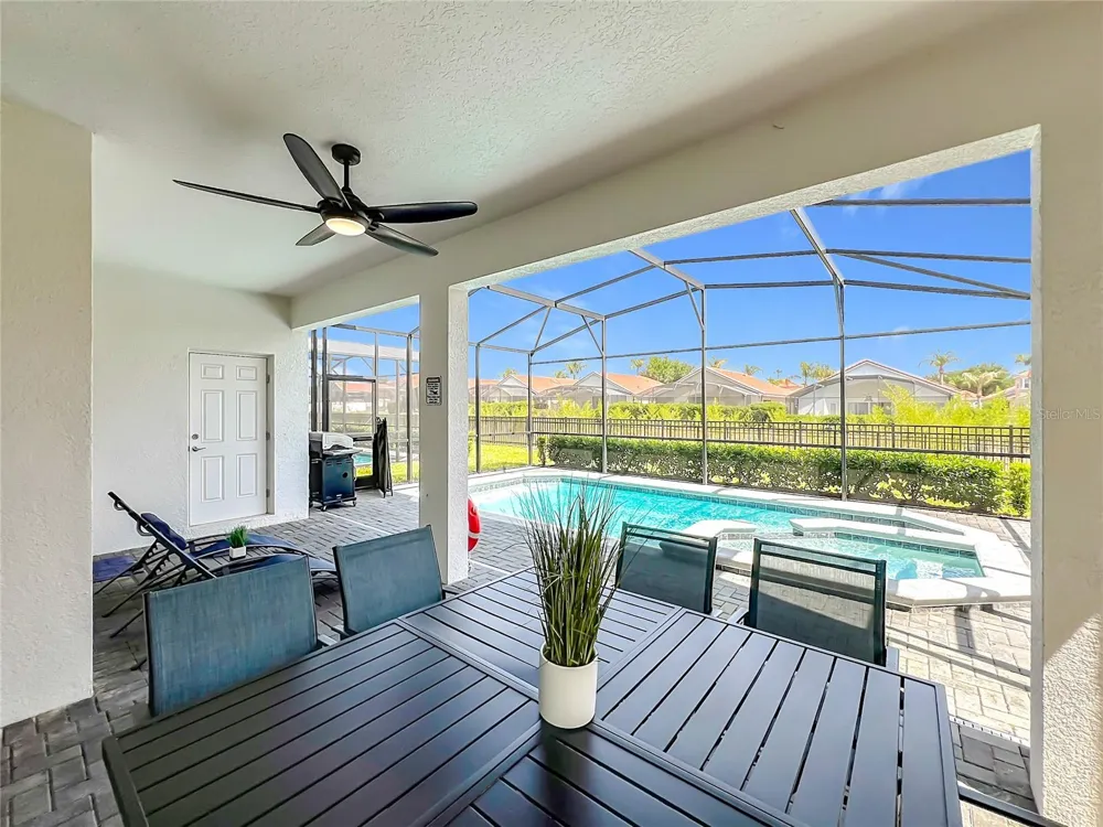 4033 LANA AVENUE Davenport, FL 33897