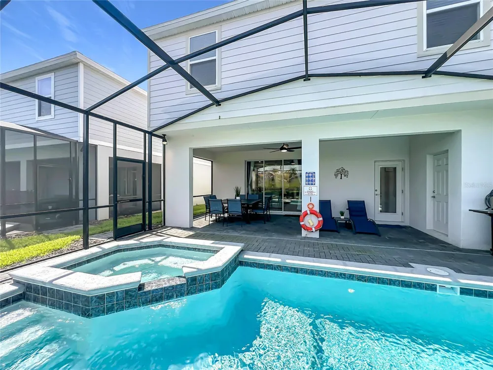 4033 LANA AVENUE Davenport, FL 33897