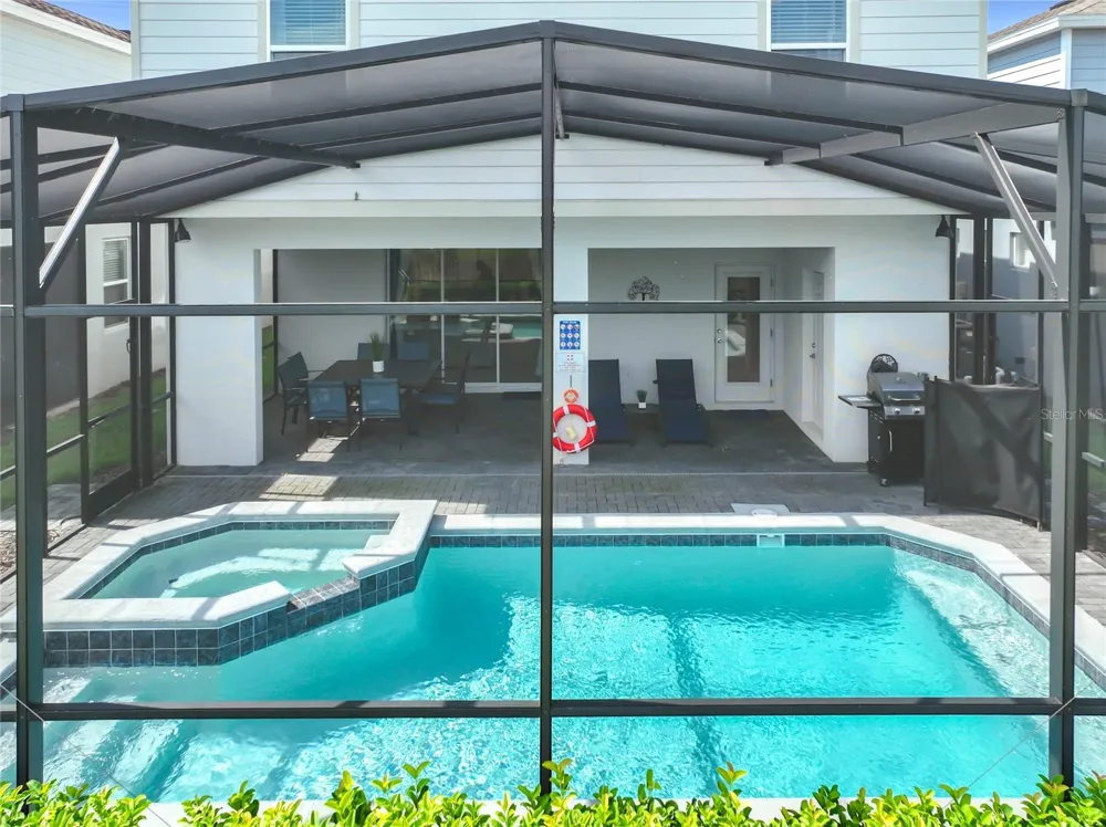 4033 LANA AVENUE Davenport, FL 33897