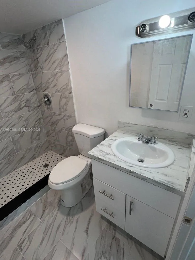 1999 NW 2nd St #2 Miami, FL 33125