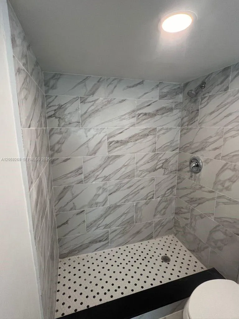 1999 NW 2nd St #2 Miami, FL 33125