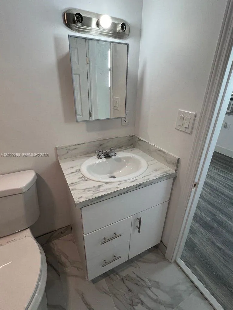 1999 NW 2nd St #2 Miami, FL 33125