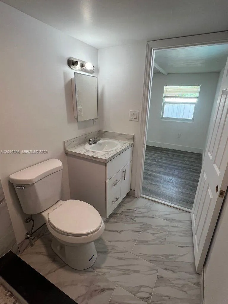 1999 NW 2nd St #2 Miami, FL 33125