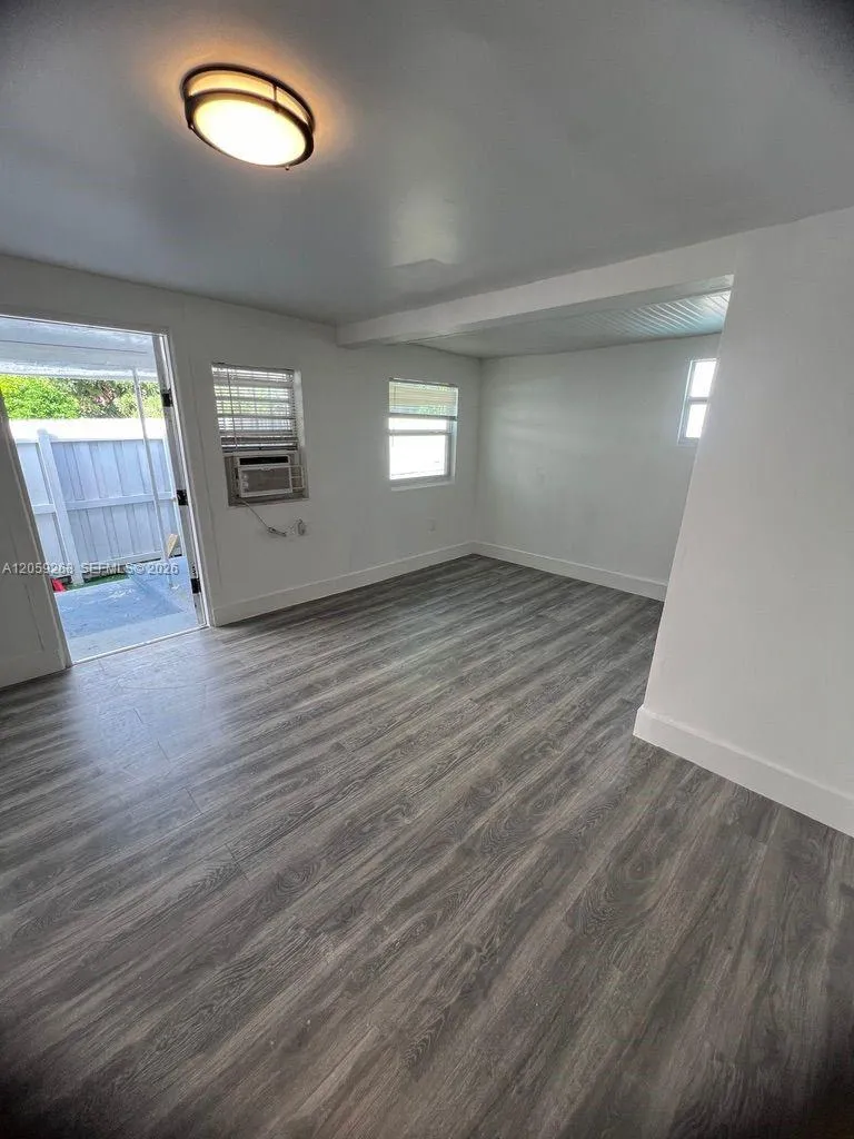 1999 NW 2nd St #2 Miami, FL 33125