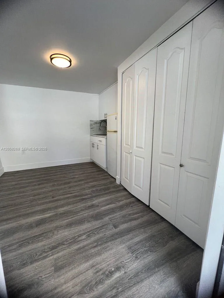 1999 NW 2nd St #2 Miami, FL 33125