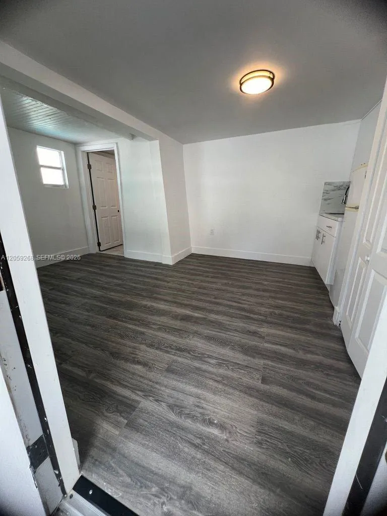 1999 NW 2nd St #2 Miami, FL 33125