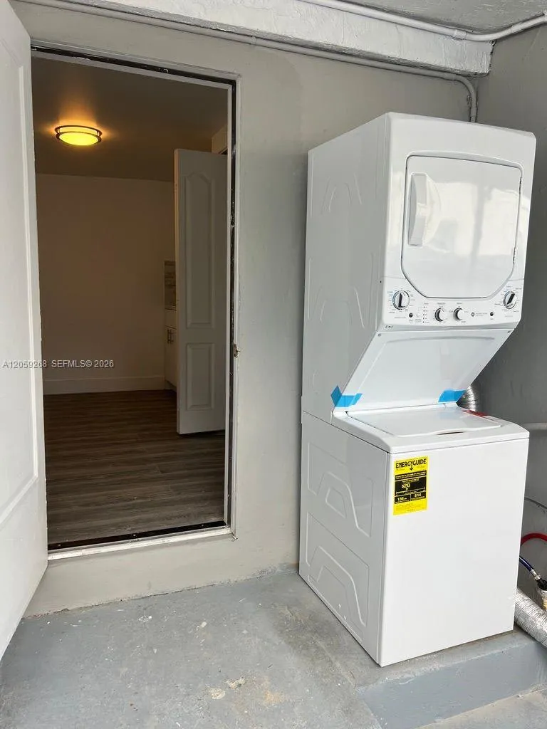 1999 NW 2nd St #2 Miami, FL 33125