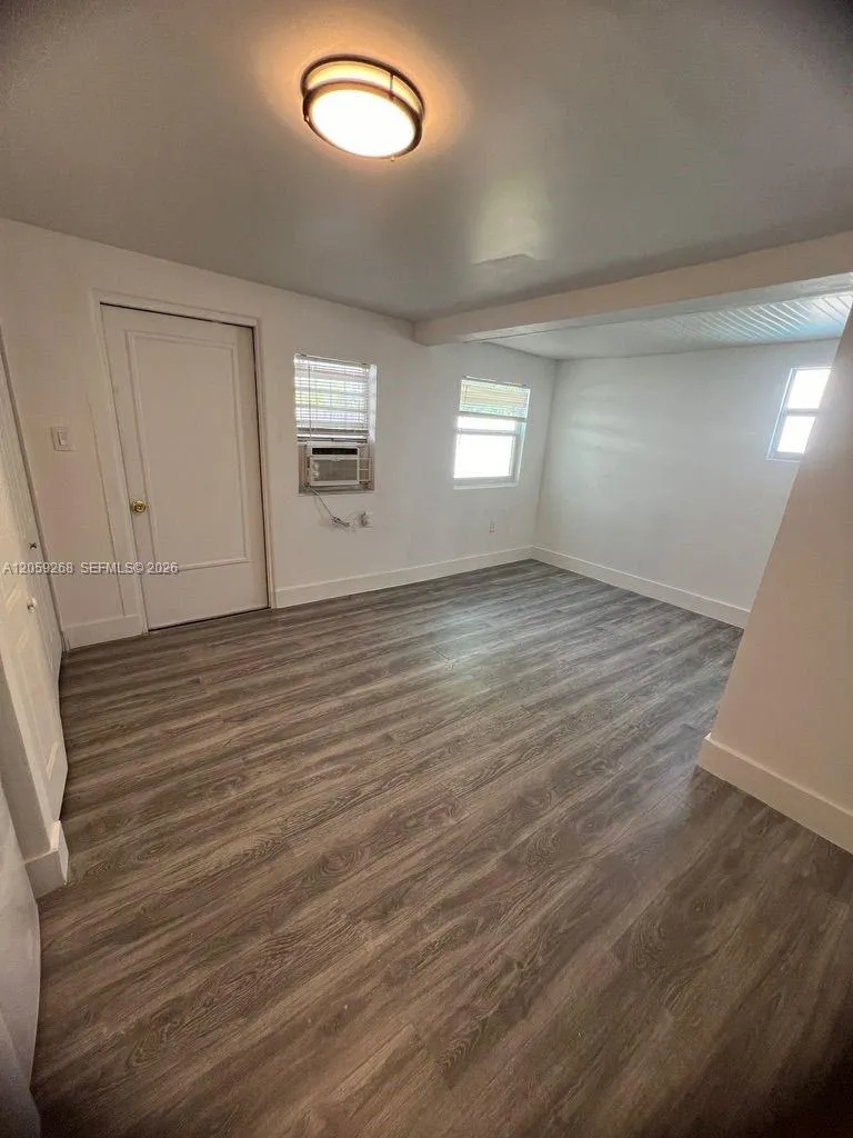 1999 NW 2nd St #2 Miami, FL 33125