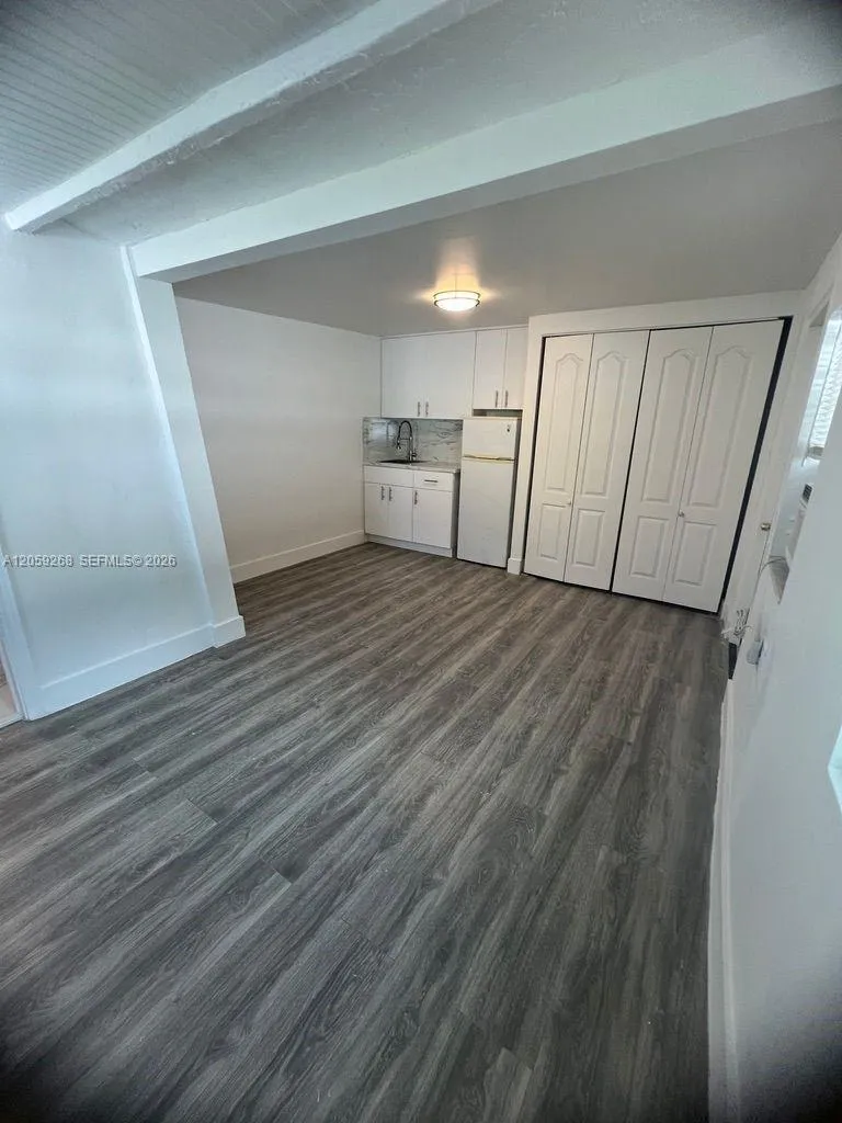 1999 NW 2nd St #2 Miami, FL 33125