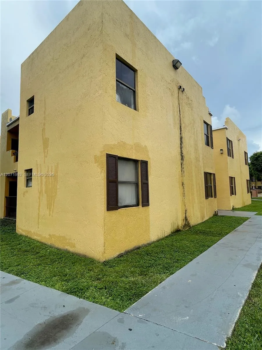 636 NW 114th Ave #102 Sweetwater, FL 33172