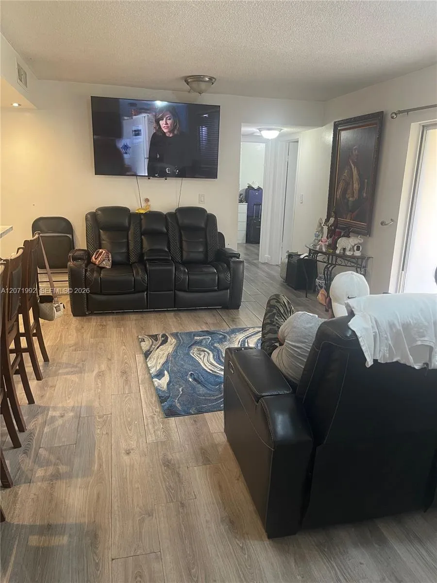 636 NW 114th Ave #102 Sweetwater, FL 33172