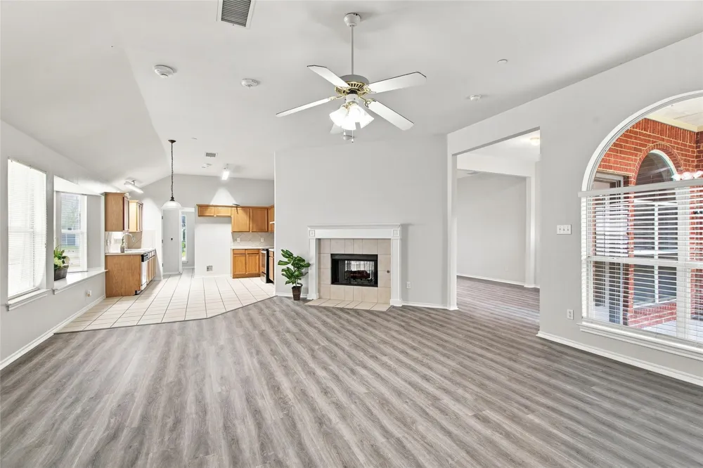 1033 Suffolk Lane Cedar Hill, TX 75104