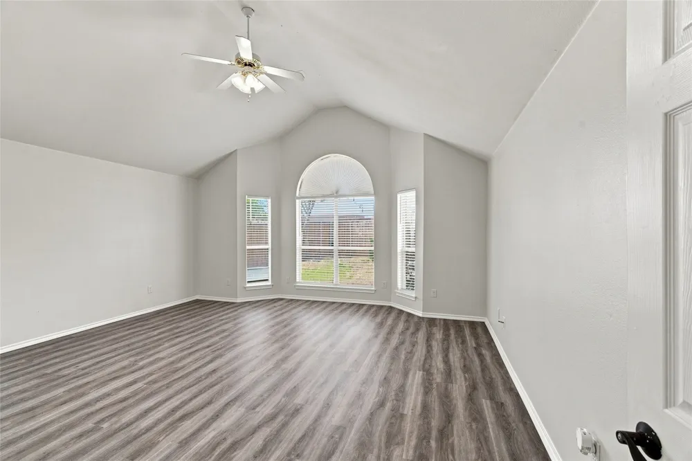 1033 Suffolk Lane Cedar Hill, TX 75104