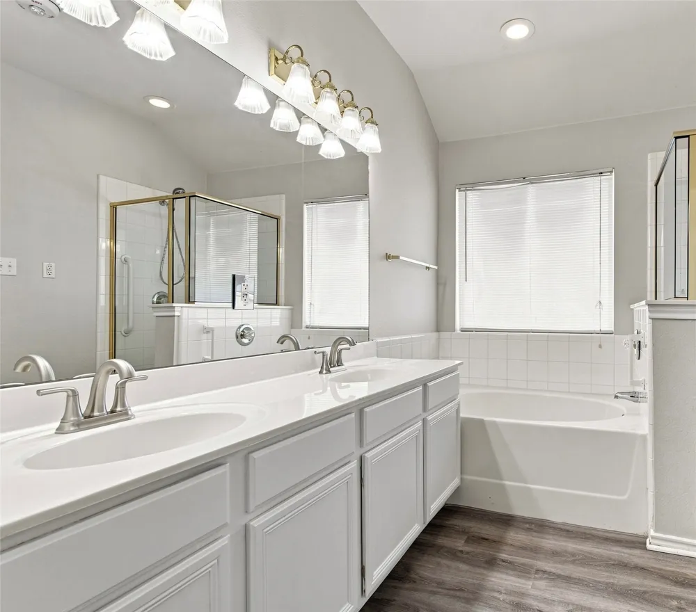 1033 Suffolk Lane Cedar Hill, TX 75104