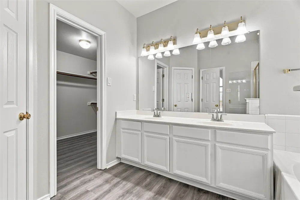 1033 Suffolk Lane Cedar Hill, TX 75104