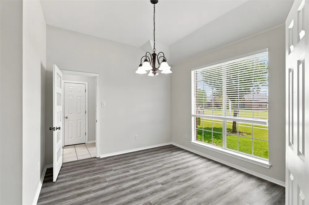 1033 Suffolk Lane Cedar Hill, TX 75104