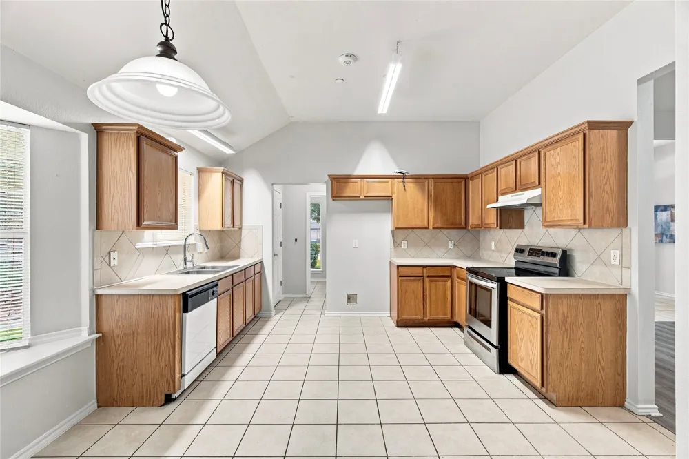 1033 Suffolk Lane Cedar Hill, TX 75104