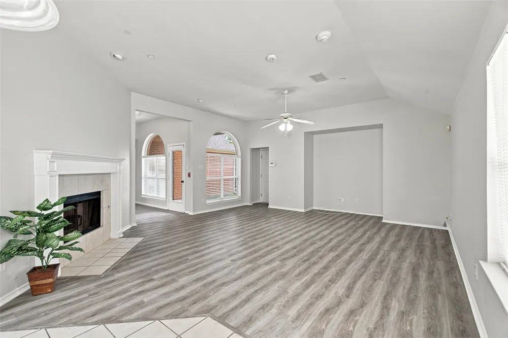 1033 Suffolk Lane Cedar Hill, TX 75104