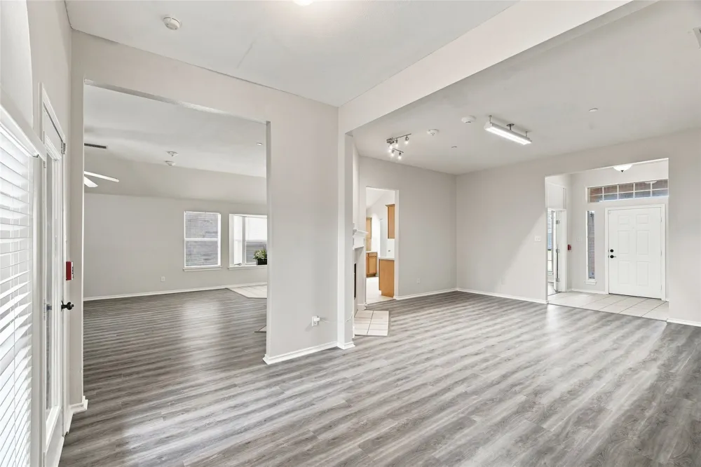 1033 Suffolk Lane Cedar Hill, TX 75104