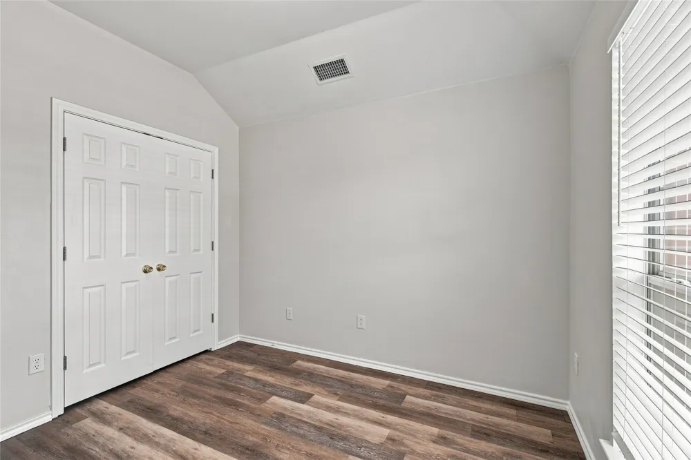 1033 Suffolk Lane Cedar Hill, TX 75104