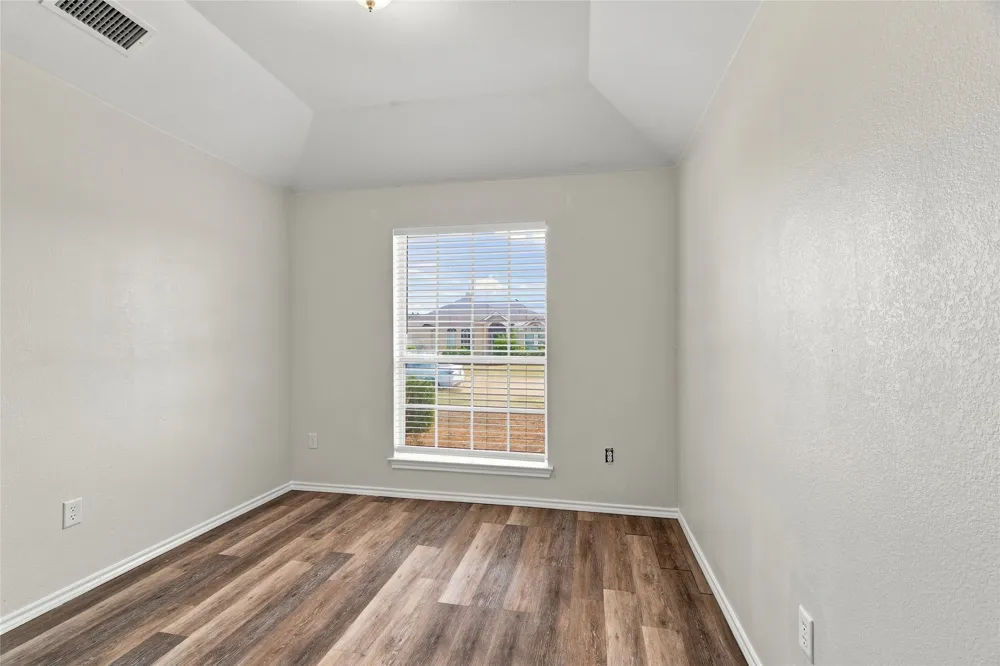 1033 Suffolk Lane Cedar Hill, TX 75104