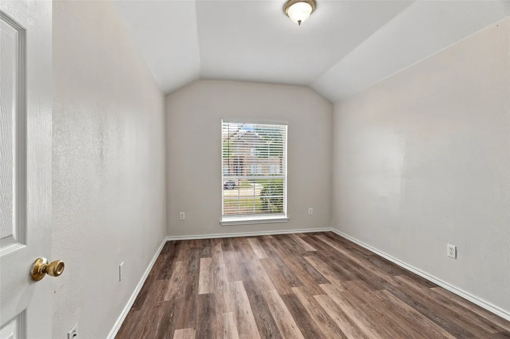 1033 Suffolk Lane Cedar Hill, TX 75104