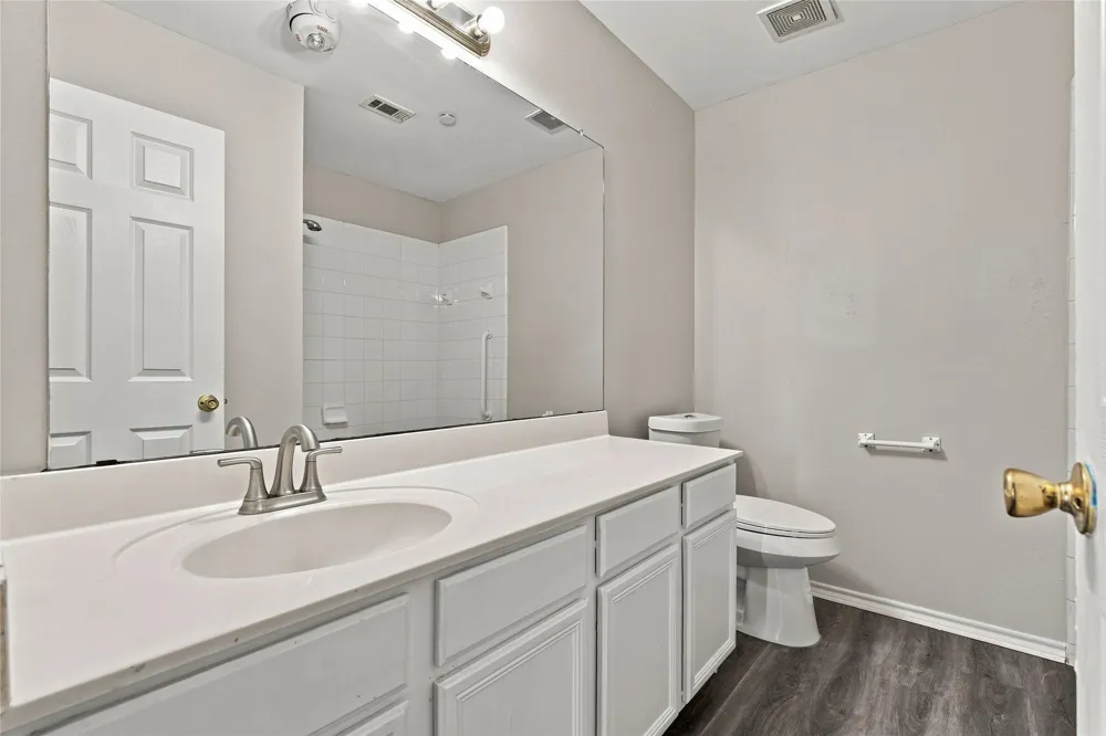 1033 Suffolk Lane Cedar Hill, TX 75104