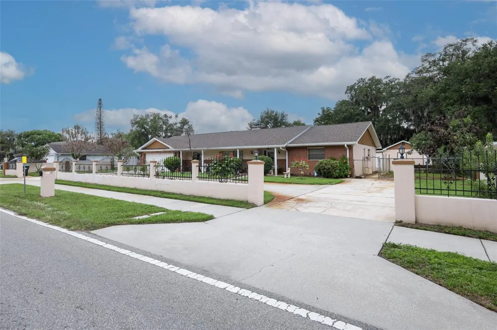 5520 ROCKWOOD AVENUE Orlando, FL 32839