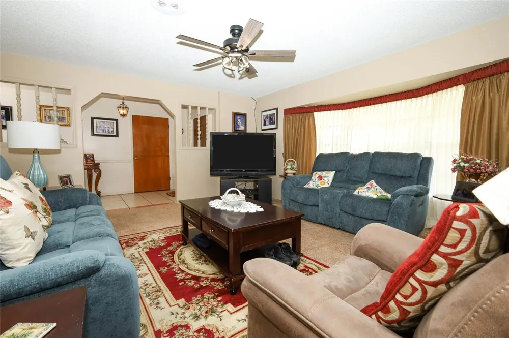 5520 ROCKWOOD AVENUE Orlando, FL 32839