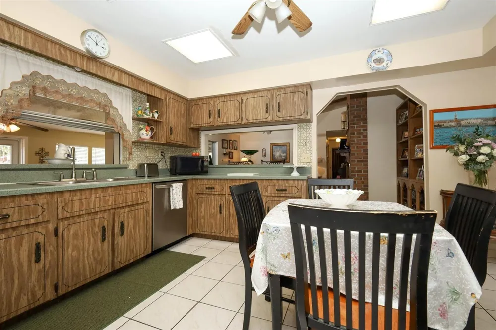 5520 ROCKWOOD AVENUE Orlando, FL 32839