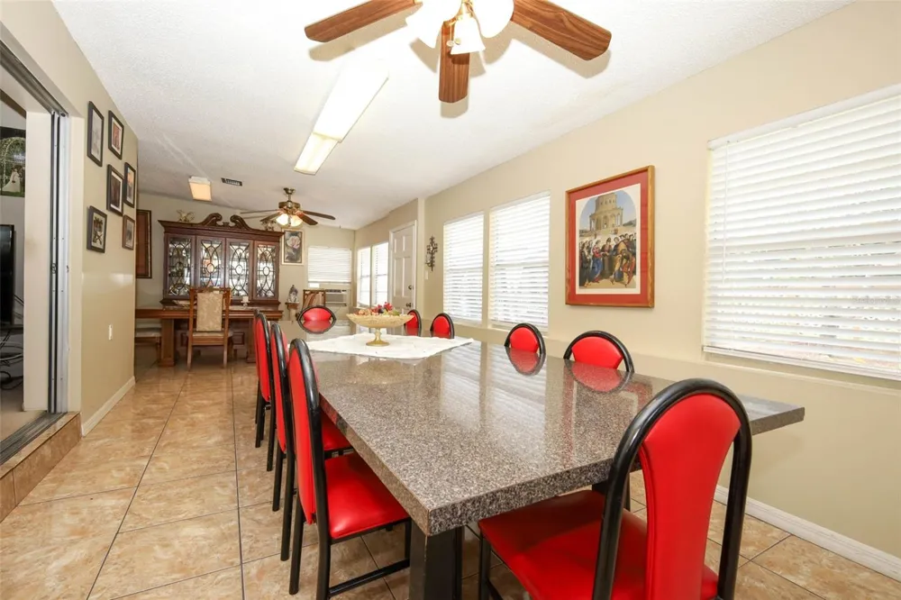 5520 ROCKWOOD AVENUE Orlando, FL 32839