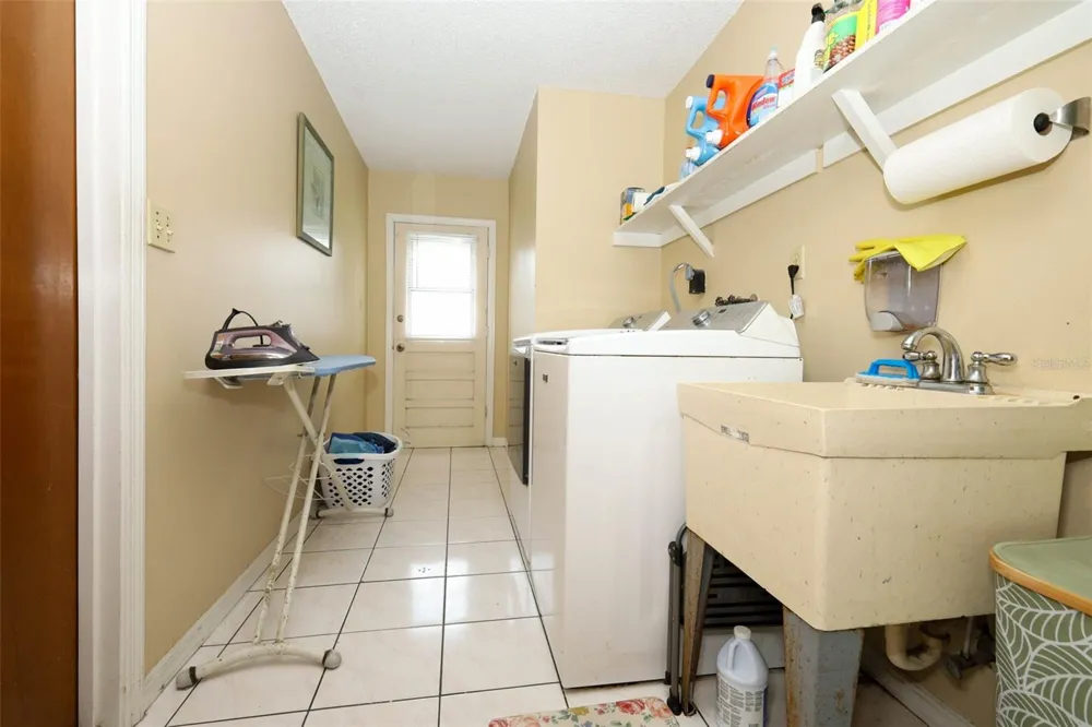 5520 ROCKWOOD AVENUE Orlando, FL 32839