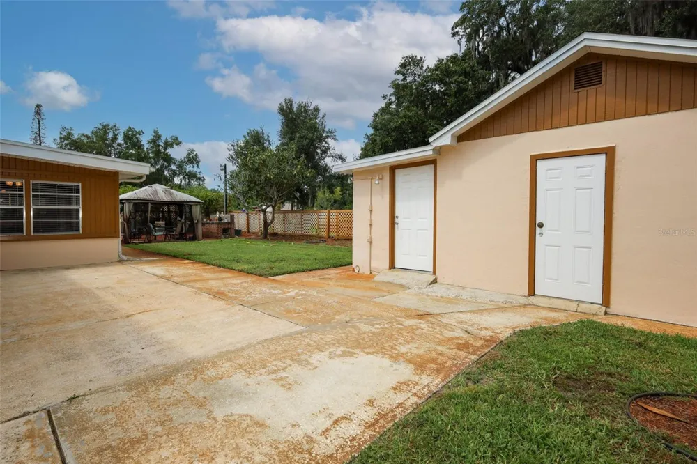 5520 ROCKWOOD AVENUE Orlando, FL 32839