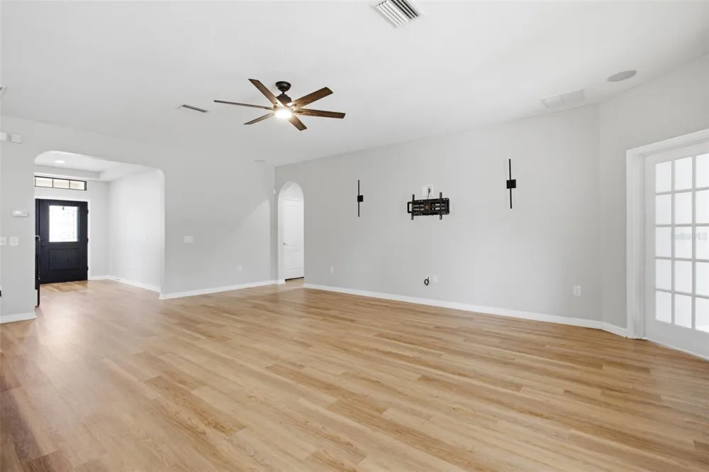 32306 GARDEN ALCOVE LOOP Wesley Chapel, FL 33545