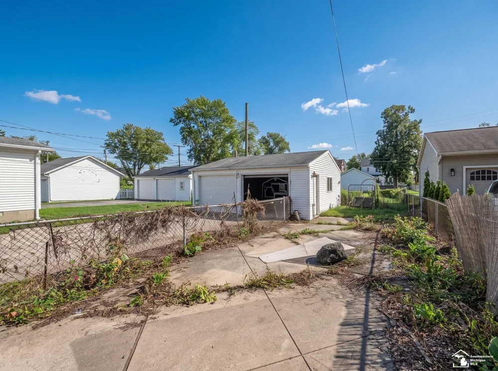 444 Borgess Avenue Monroe City, MI 48162