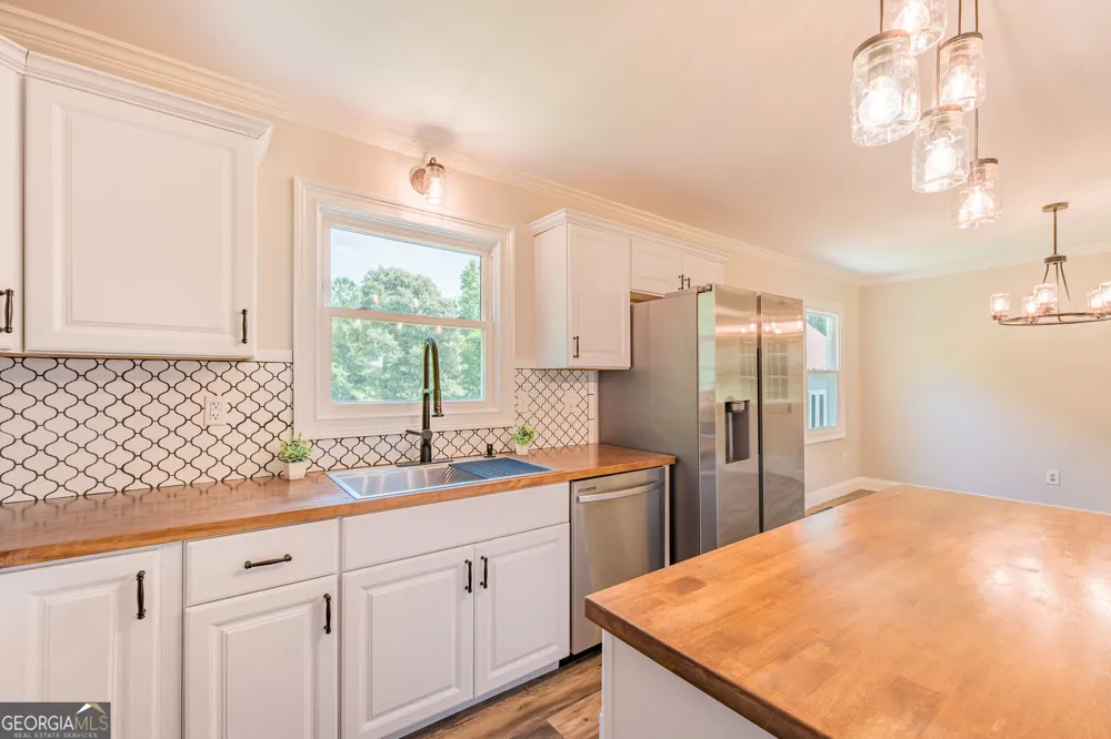 506 Bill Watkins RD Hoschton, GA 30548