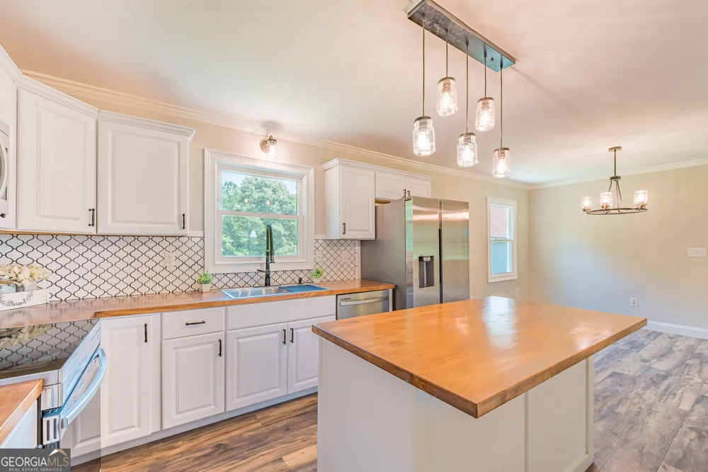 506 Bill Watkins RD Hoschton, GA 30548