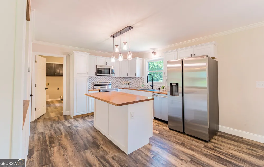 506 Bill Watkins RD Hoschton, GA 30548