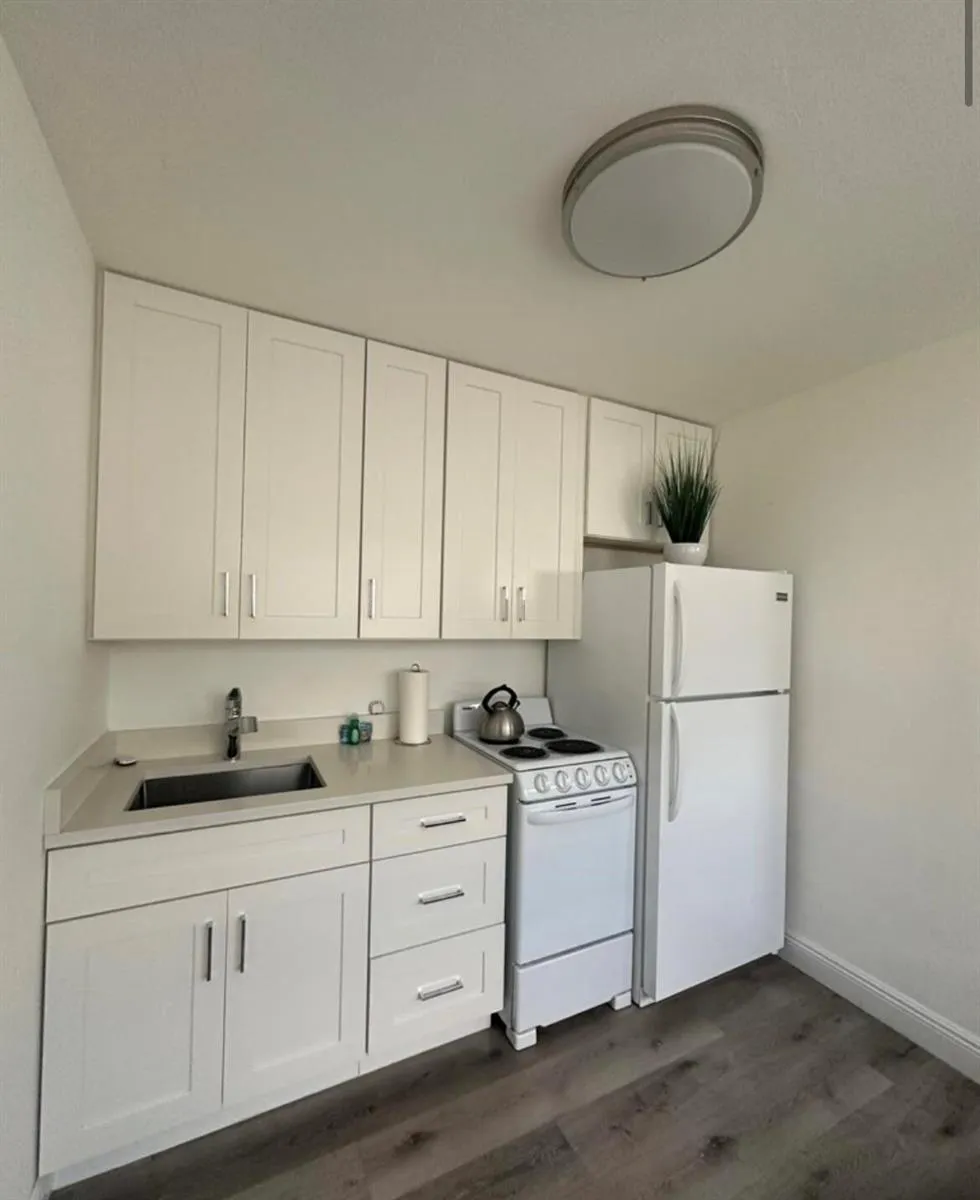 116 SE 9TH COURT #1-2 Hallandale Beach, FL 33009